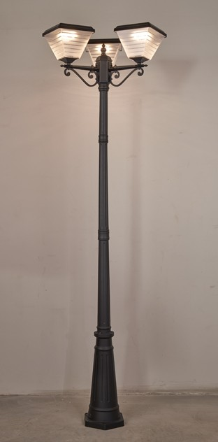 3 heads lamp-2 (2).png