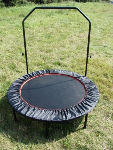 Trampolina domowa z regulowanym uchwytem do ćwiczeń fitness o średnicy 120 cm. trampolina dla dzieci, składana trampolina do rehabilitacji, trampolina pokojowa, składana na 4.