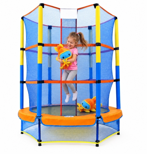 trampolina 150 i pluszaki.jpg